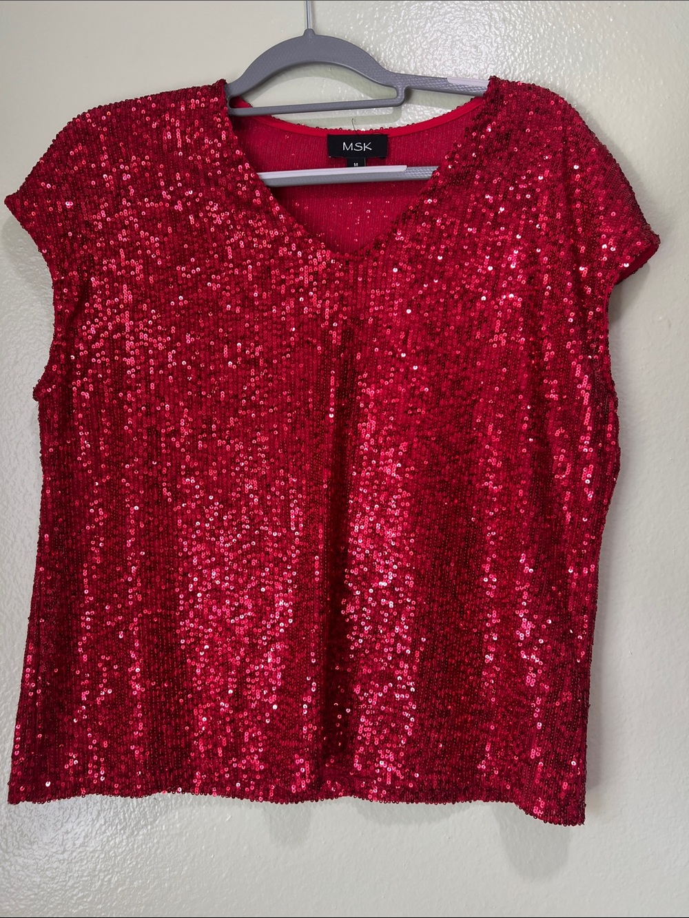 MSK Red Sequin V-Neck Short Sleeve Top
